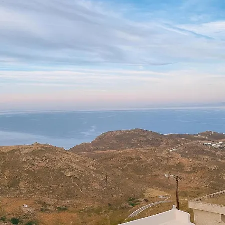 Karanti Serifos Town