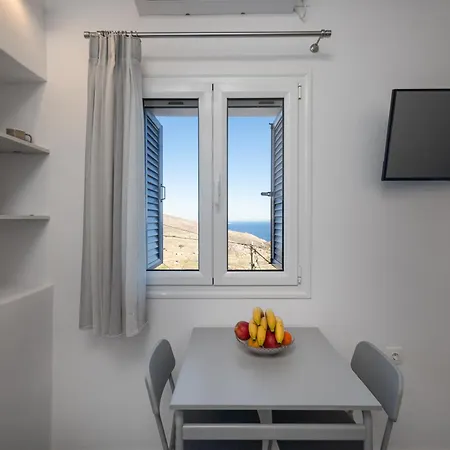 Karanti Serifos Town