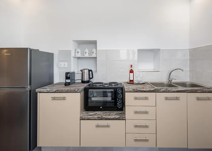 Karanti Ferienhaus *